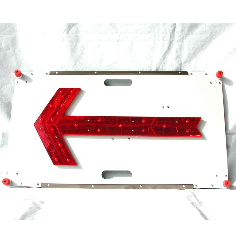 LED矢印板・380mm×700mm（矢印赤点灯・流動）（安全用品・安全保安用品・LED矢印板）
