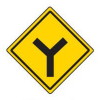 警戒標識・Y型道路交差点あり・450mm×450mm（スチール・上下穴・無反射）（安全用品・安全保安用品・警戒標識）